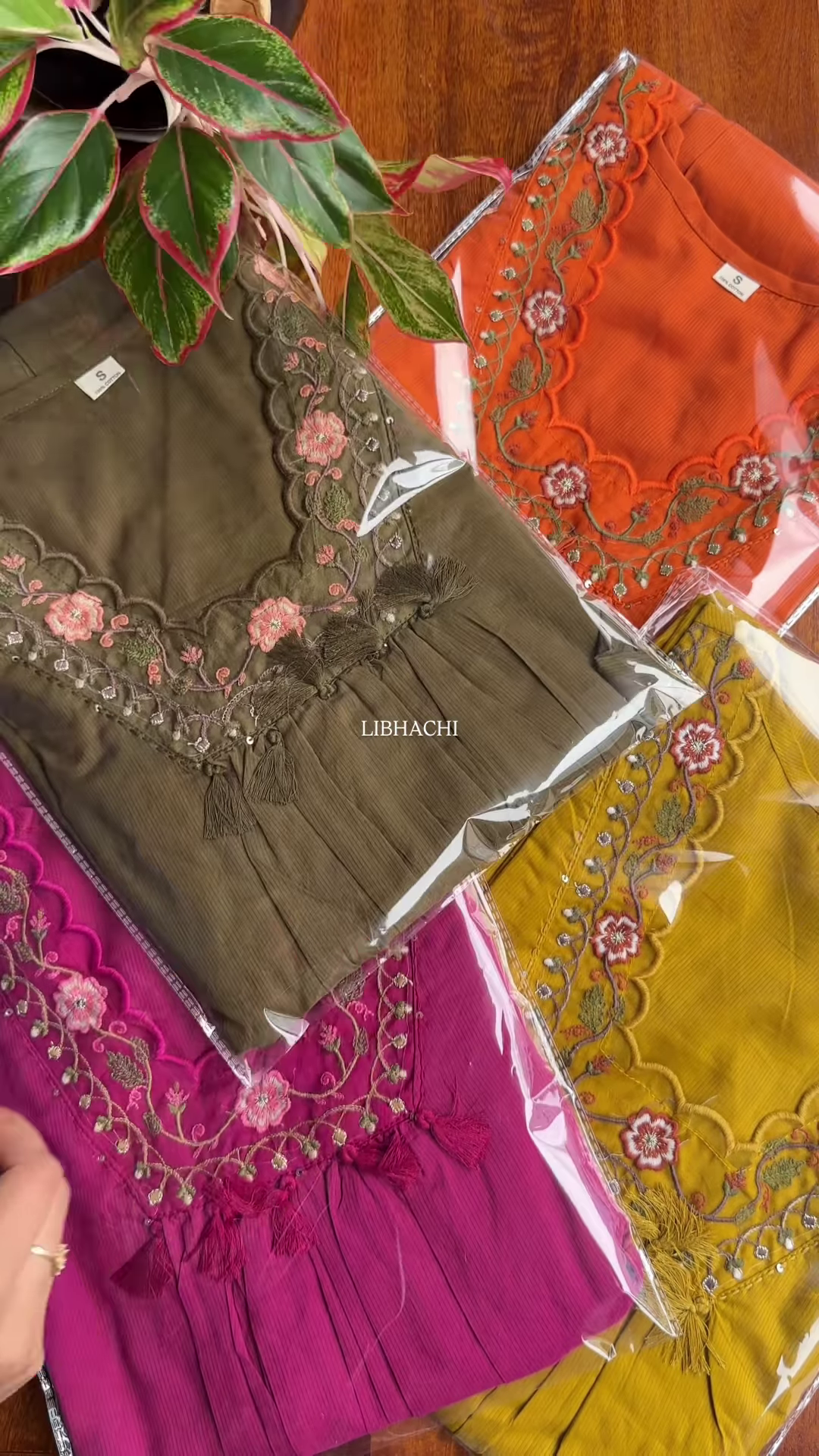 Green Pleated Kurta with Pink Floral Embroidery – Festive Ethnicwear for Women - Image 6