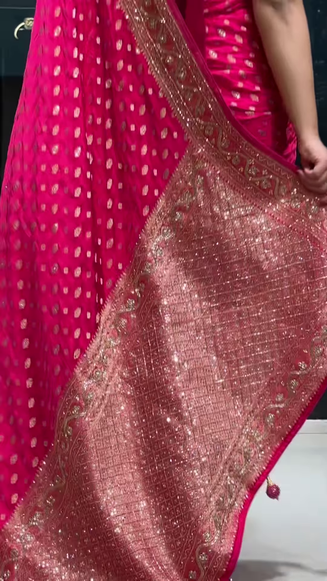 Vibrant Fuchsia Pink Banarasi Silk Saree with Gold Buta and Scalloped Zari Border - Image 3