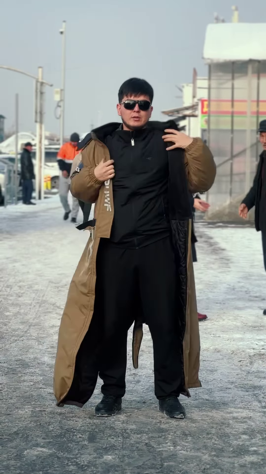 Premium Insulated Thermal Flight Suit - Full-Body Windproof Winter Jumpsuit for Extreme Cold - Image 3